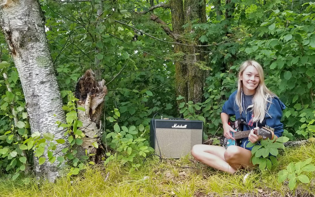 Two Harbors Startup is Off the Grid and Online
