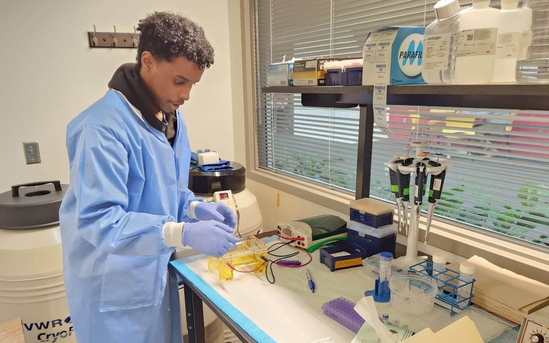 Intern Helps Further Develop a One-Time HIV Treatment